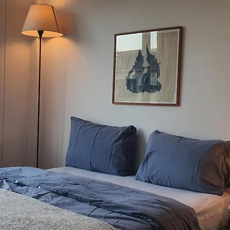 Stylish Cozy 1-bedroom With Balcony & Sea View
