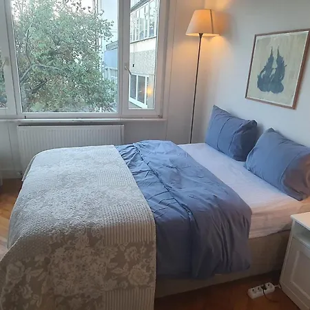 Stylish Cozy 1-bedroom With Balcony & Sea View *