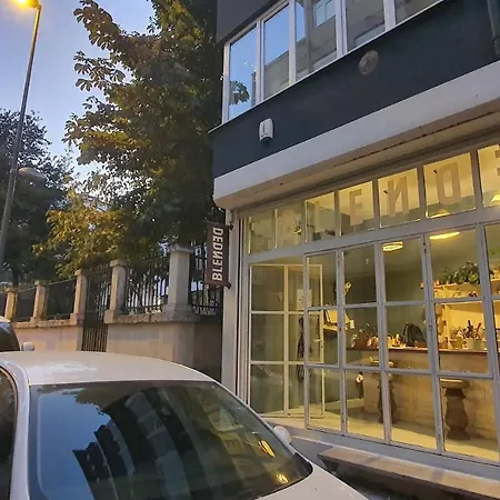 Διαμέρισμα Stylish Cozy 1-bedroom With Balcony & Sea View *