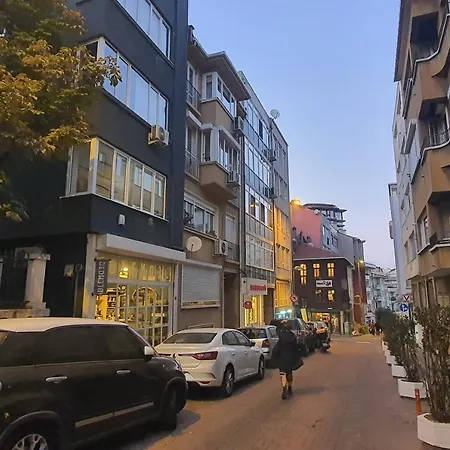 Διαμέρισμα Stylish Cozy 1-bedroom With Balcony & Sea View Κωνσταντινούπολη