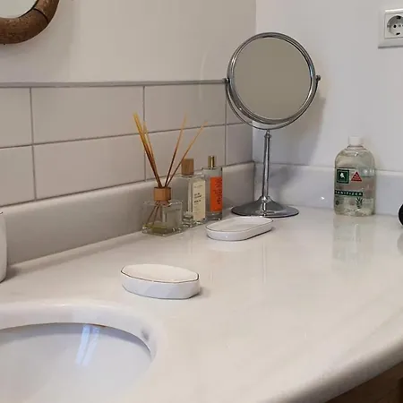 Stylish Cozy 1-bedroom With Balcony & Sea View Κωνσταντινούπολη